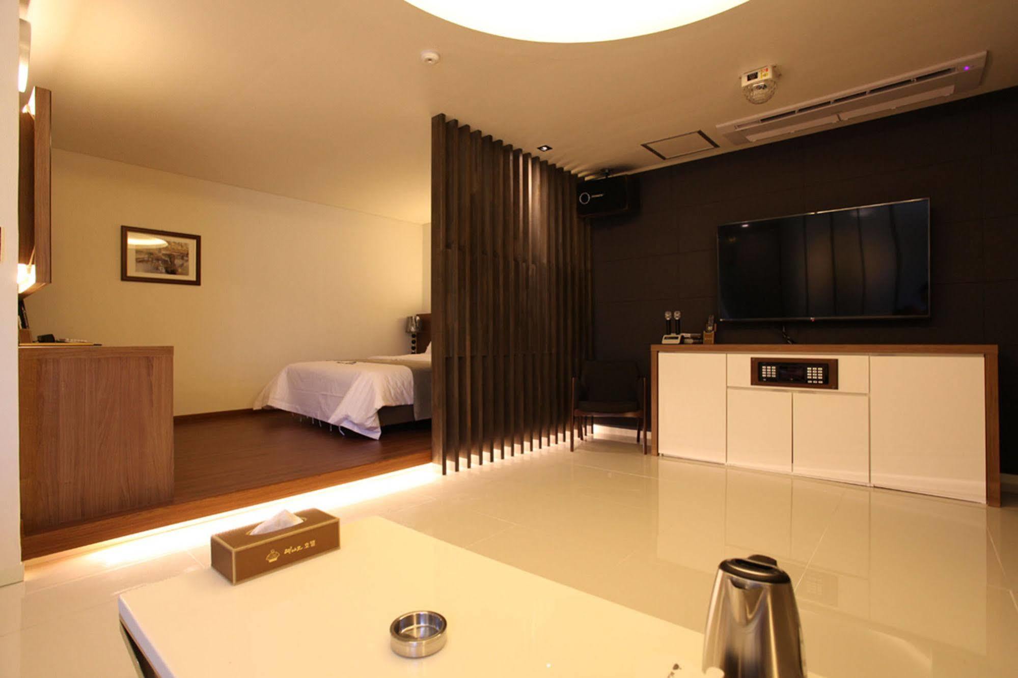 פוצ'און Drive In Hotel Tiamo מראה חיצוני תמונה